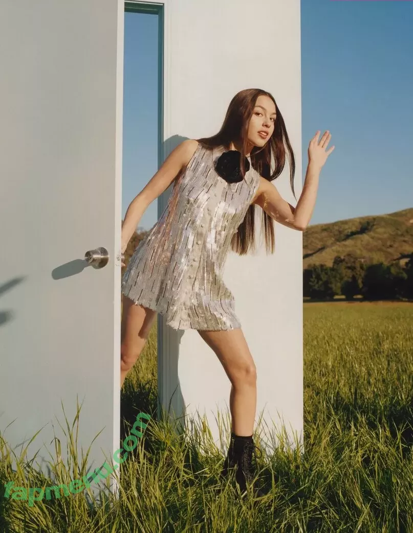 Olivia Rodrigo nude photo #2219 (oliviarodrigo)