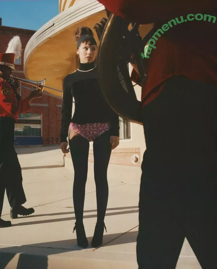 Olivia Rodrigo nude photo #2221 (oliviarodrigo)