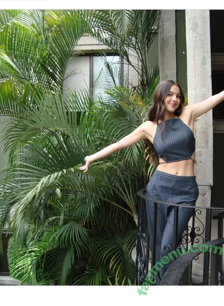 Olivia Rodrigo nude photo #2229 (oliviarodrigo)