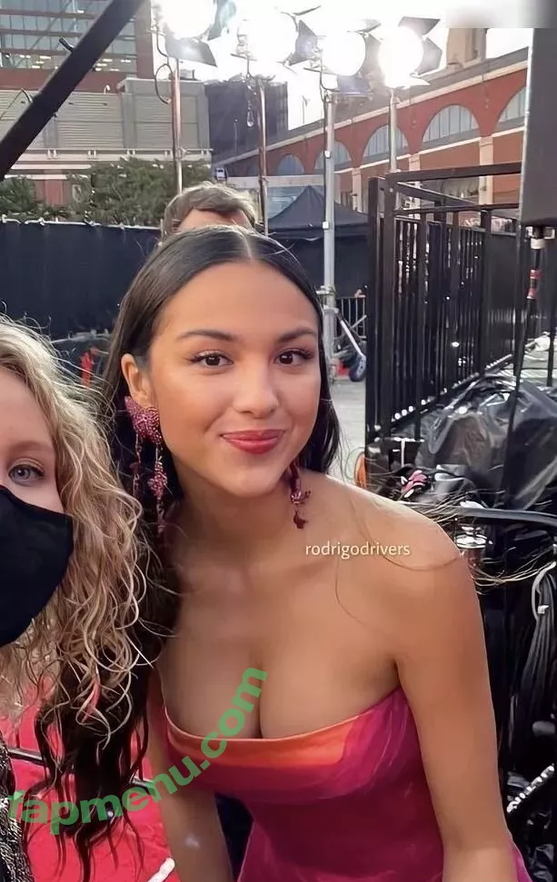 Olivia Rodrigo nude photo #2272 (oliviarodrigo)