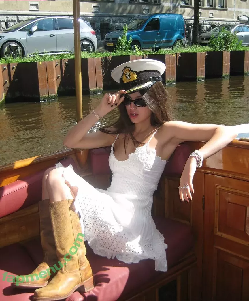 Olivia Rodrigo nude photo #2293 (oliviarodrigo)