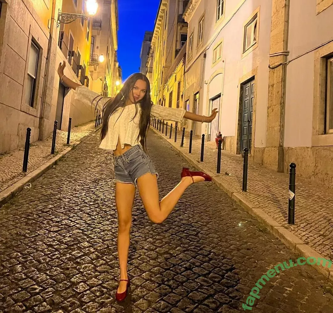 Olivia Rodrigo nude photo #2460 (oliviarodrigo)