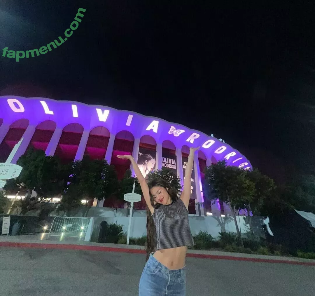 Olivia Rodrigo nude photo #2600 (oliviarodrigo)