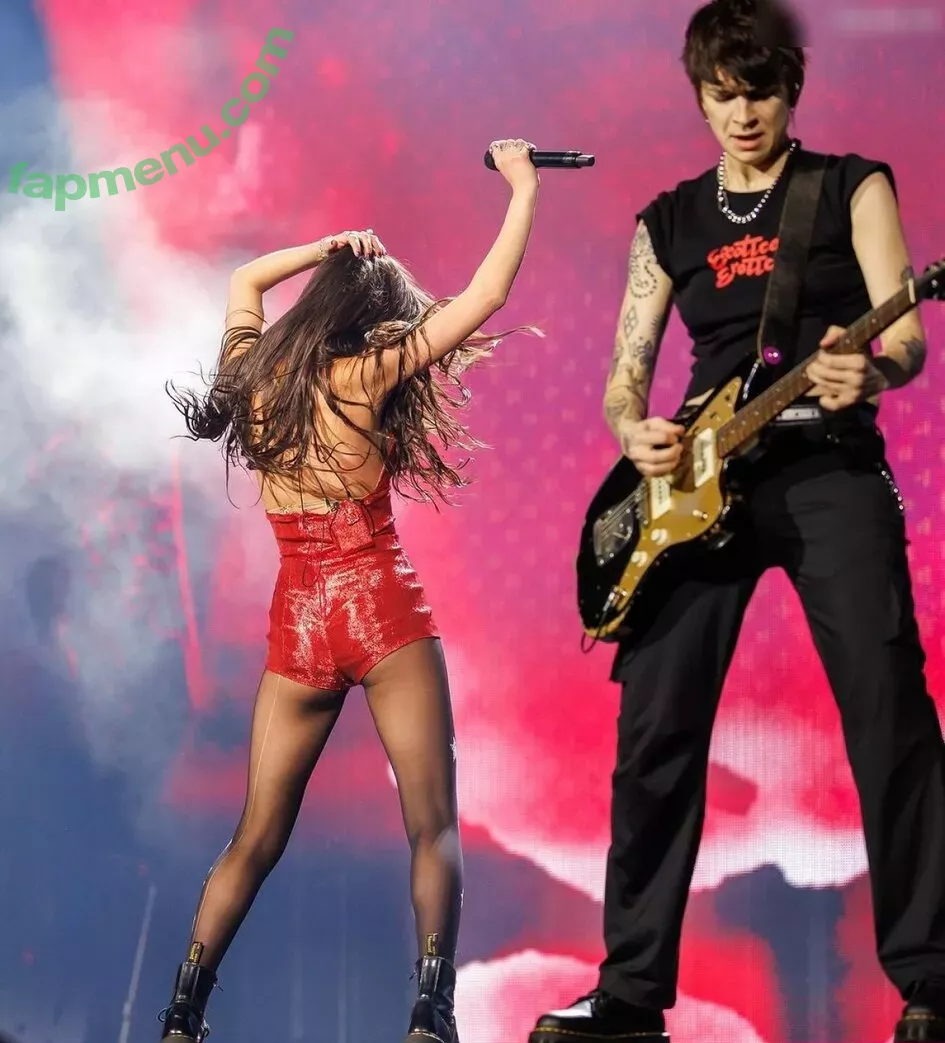 Olivia Rodrigo nude photo #2666 (oliviarodrigo)