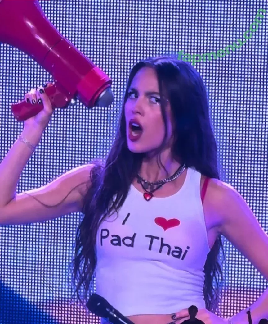 Olivia Rodrigo nude photo #2795 (oliviarodrigo)