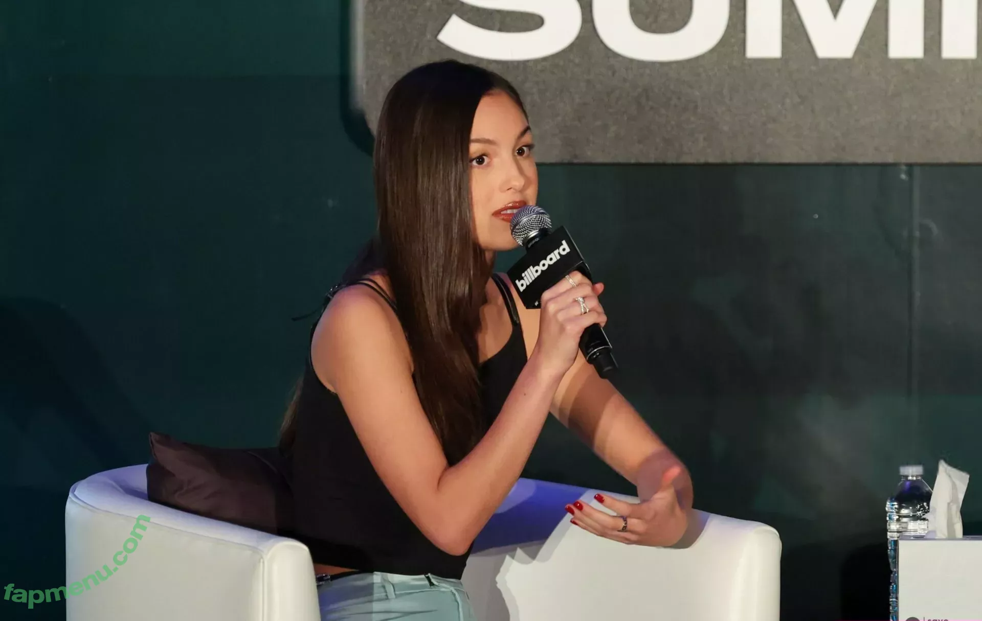 Olivia Rodrigo nude photo #3365 (oliviarodrigo)