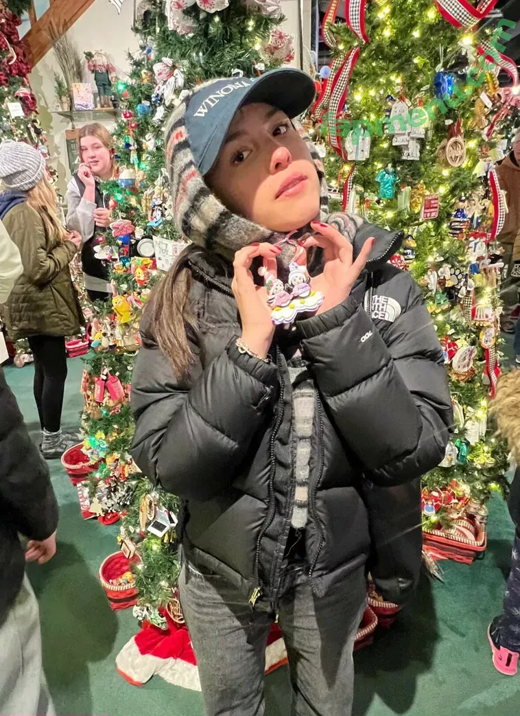 Olivia Rodrigo nude photo #3423 (oliviarodrigo)