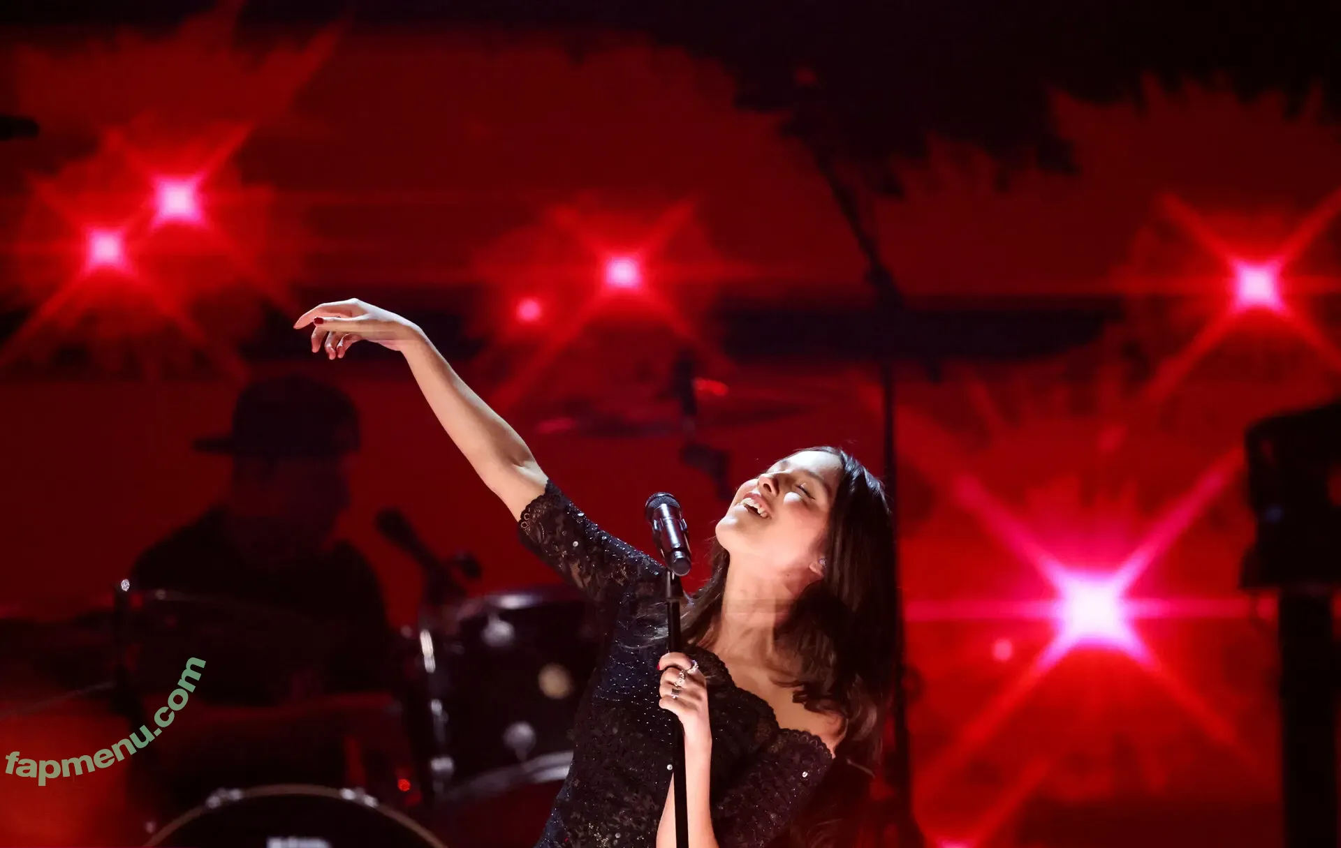 Olivia Rodrigo nude photo #3678 (oliviarodrigo)