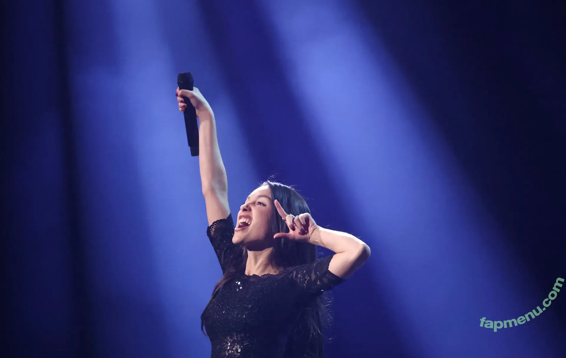 Olivia Rodrigo nude photo #3679 (oliviarodrigo)