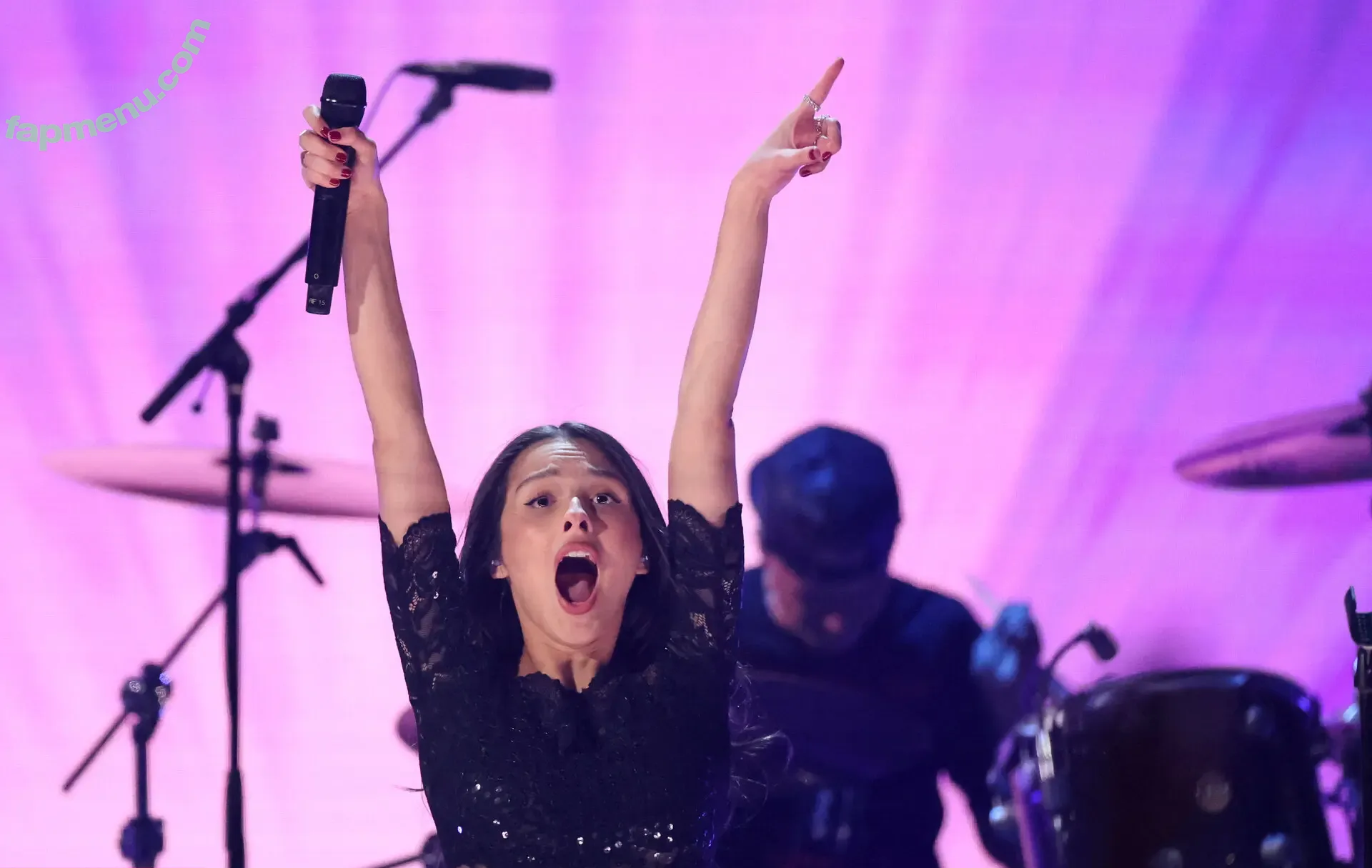 Olivia Rodrigo nude photo #3687 (oliviarodrigo)