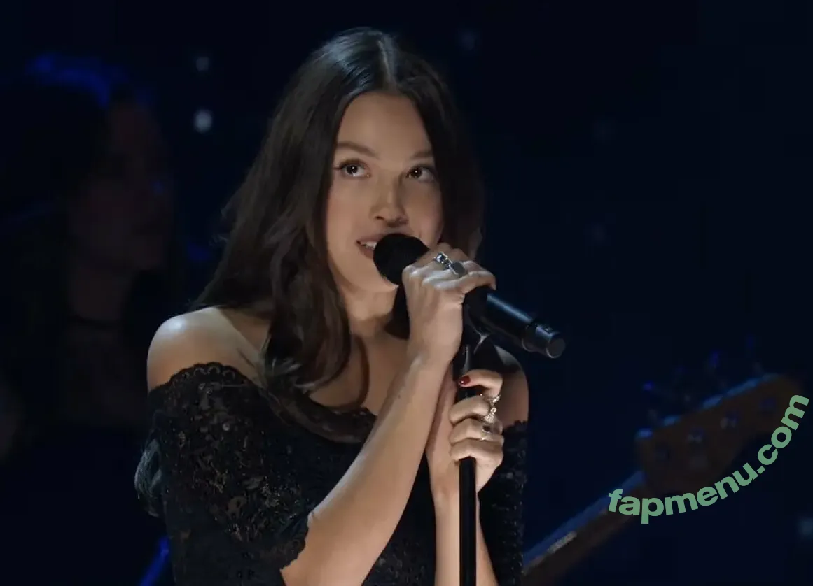 Olivia Rodrigo nude photo #3706 (oliviarodrigo)