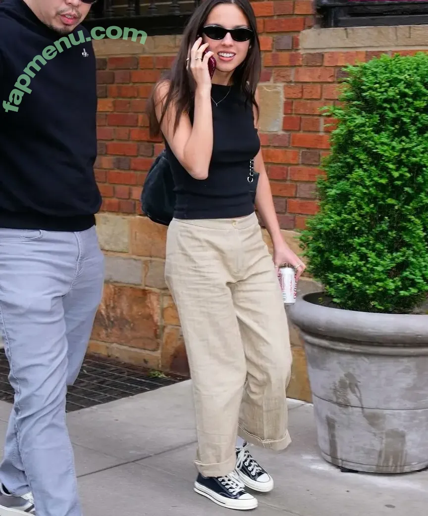 Olivia Rodrigo nude photo #4213 (oliviarodrigo)