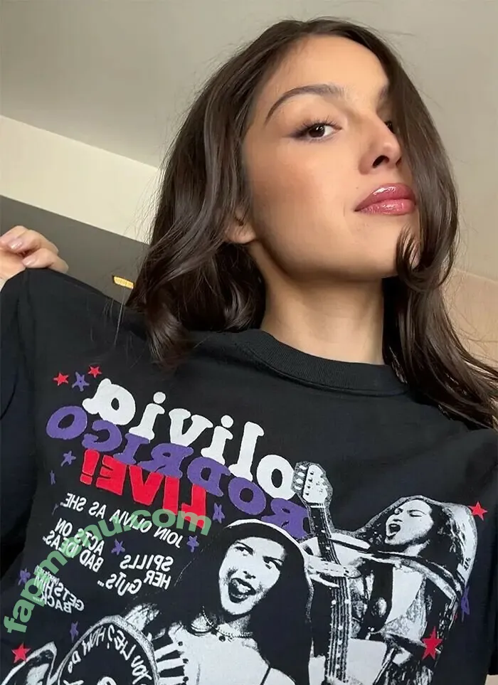 Olivia Rodrigo nude photo #4243 (oliviarodrigo)