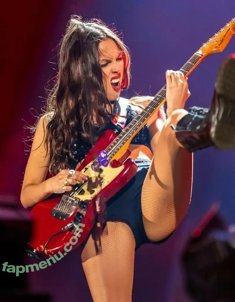Olivia Rodrigo nude photo #4396 (oliviarodrigo)