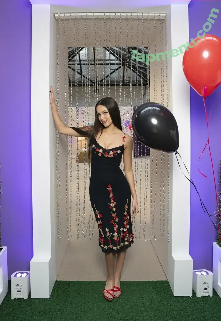 Olivia Rodrigo nude photo #4483 (oliviarodrigo)