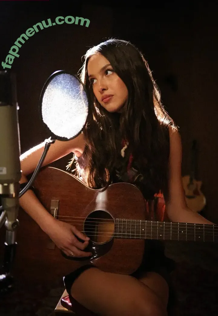 Olivia Rodrigo nude photo #4647 (oliviarodrigo)