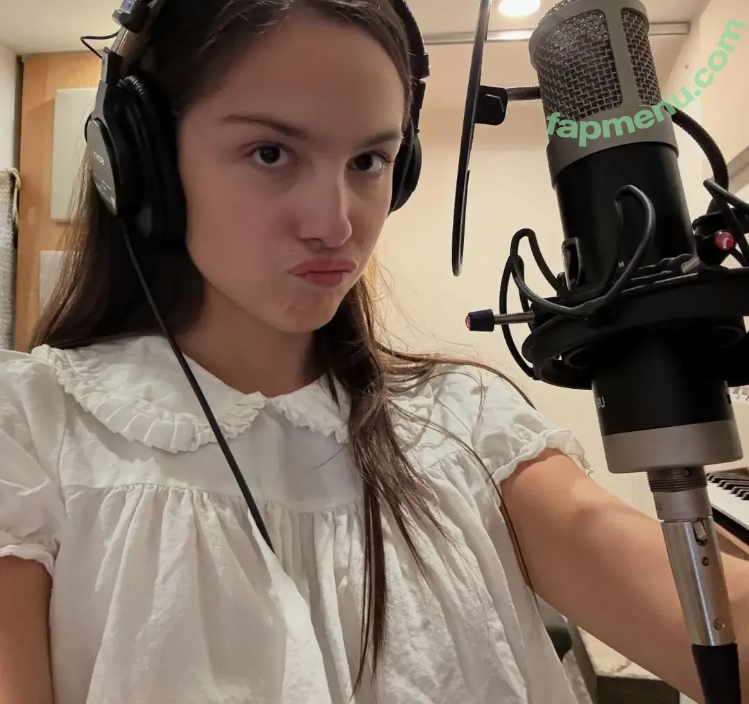 Olivia Rodrigo nude photo #4755 (oliviarodrigo)