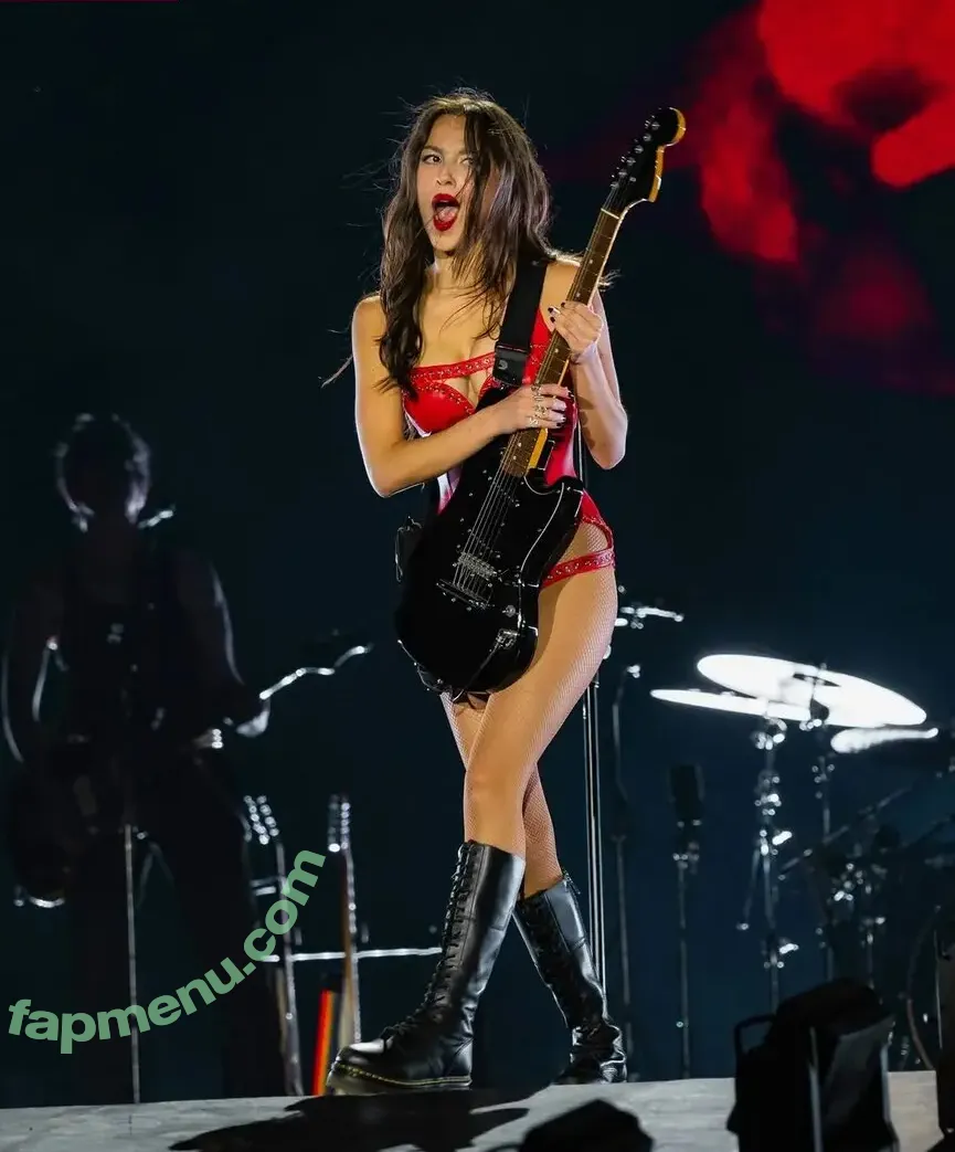 Olivia Rodrigo nude photo #4764 (oliviarodrigo)