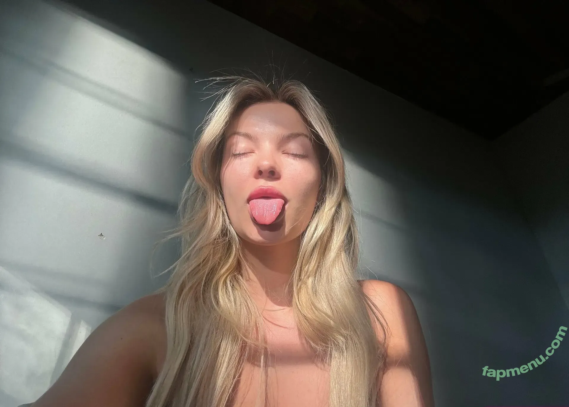 oliviagreenxx nude photo #0147 (oliviagreenx_)