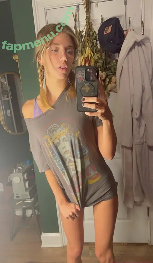 oliviahansley nude photo #0050 (oliviahensleyy_)