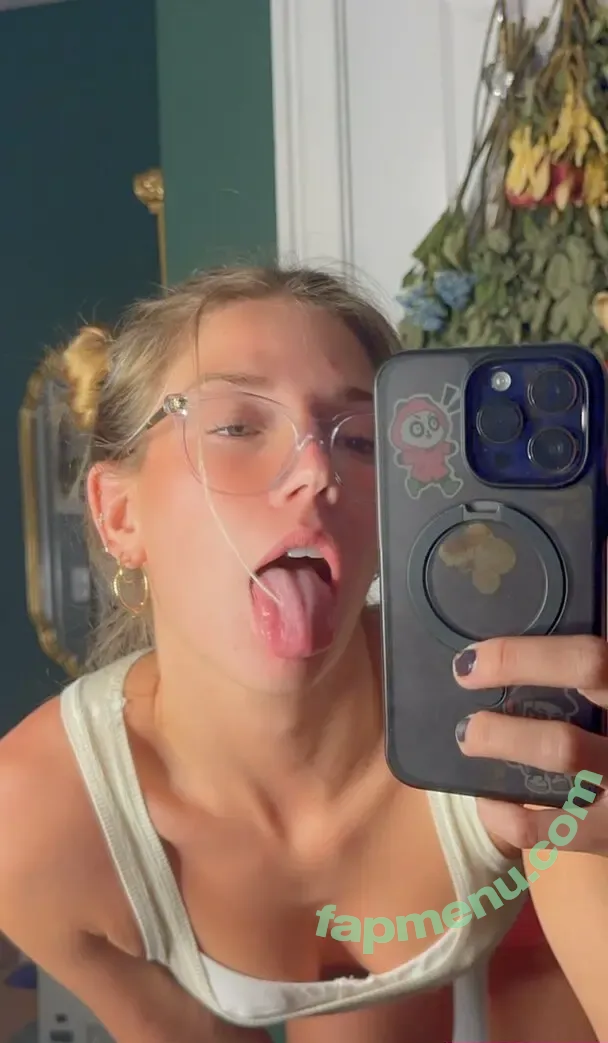 oliviahansley nude photo #0064 (oliviahensleyy_)