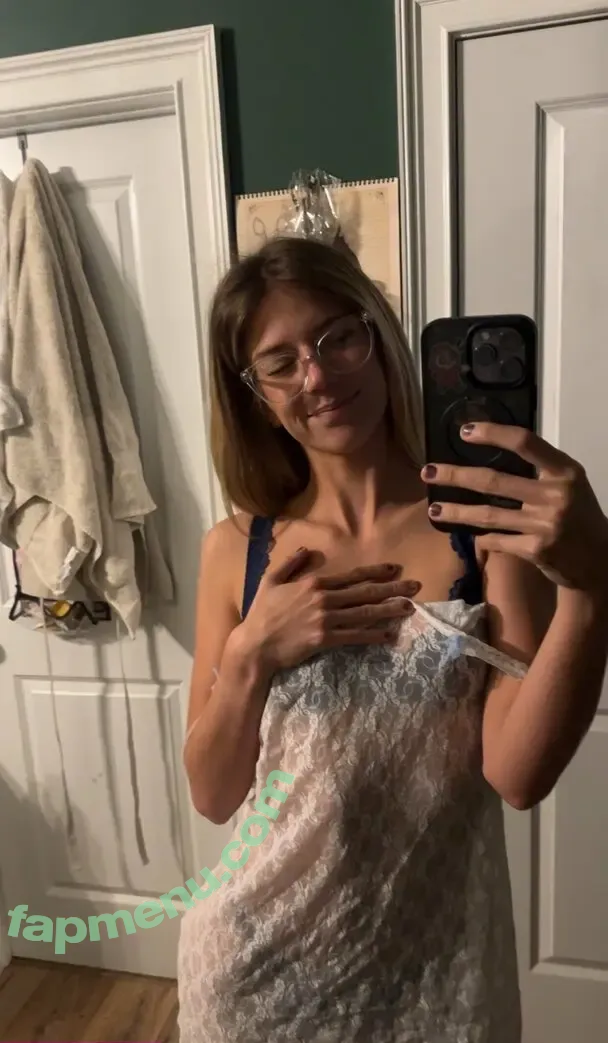 oliviahansley nude photo #0014 (oliviahansleyy_)