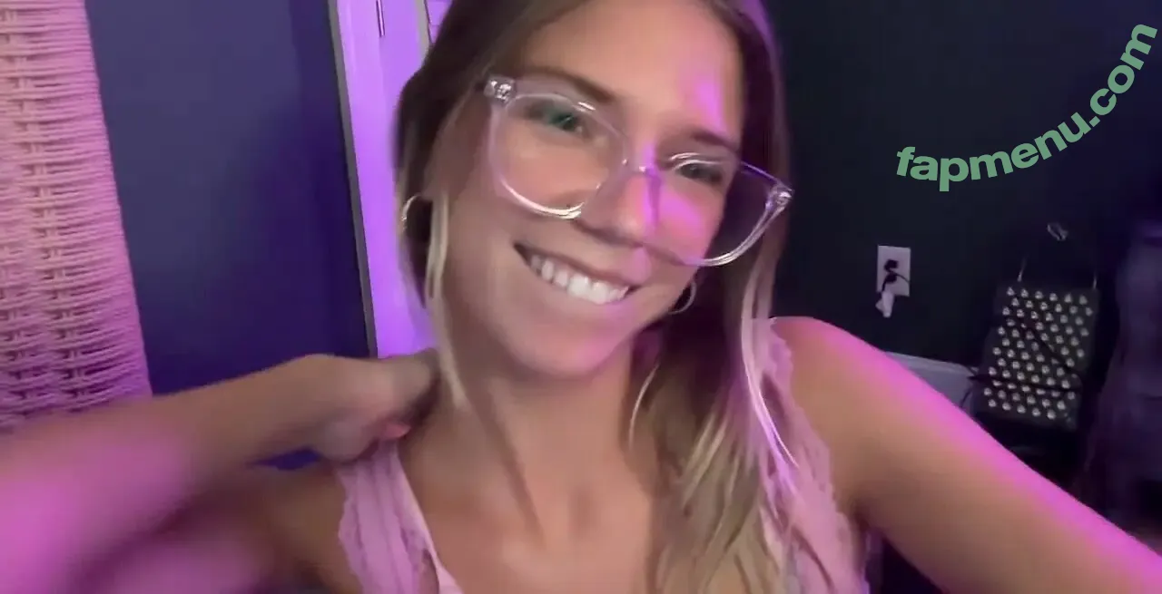 Oliviahansleyy nude photo #0005 (Oliviahansleyy)