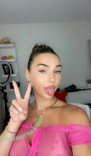  nude photo #0003