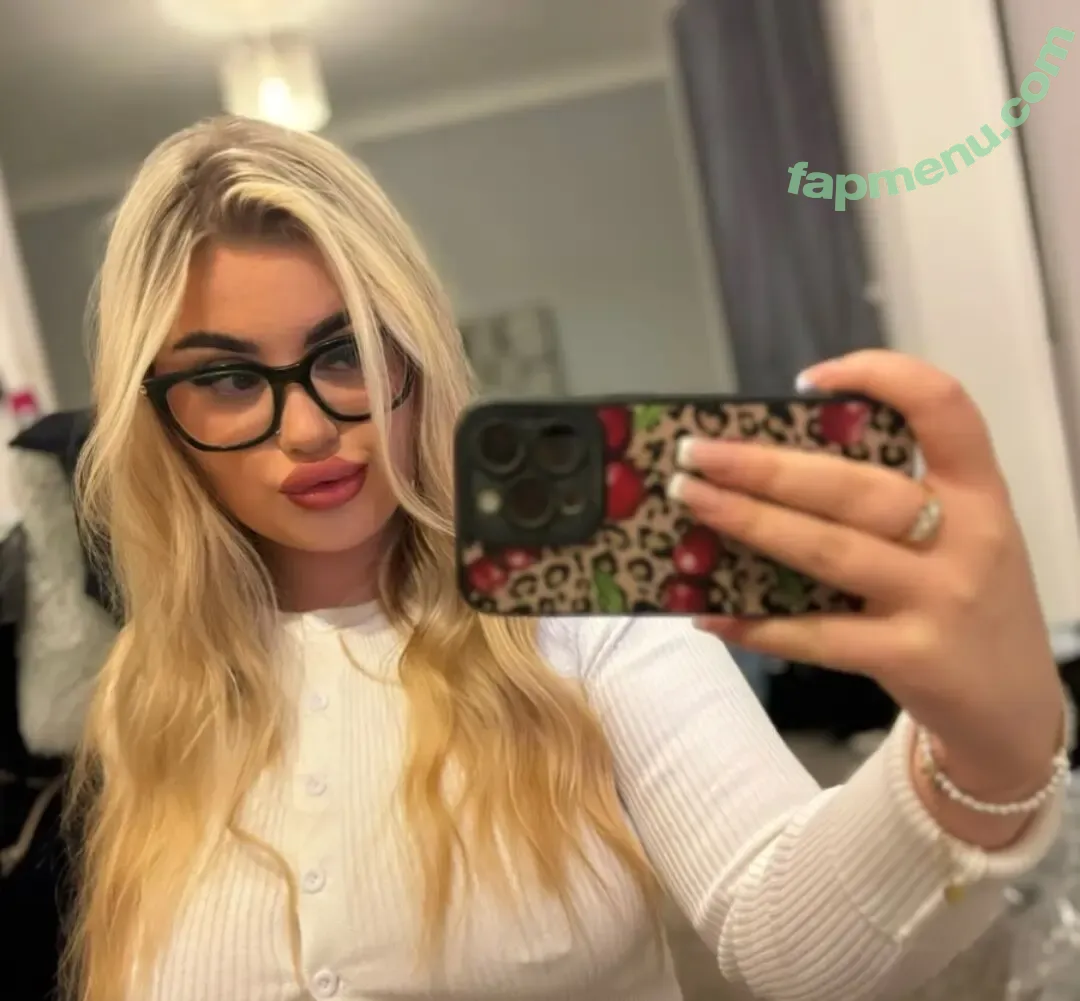 olivianorthxo nude photo #0002 (oliviacastaxx)