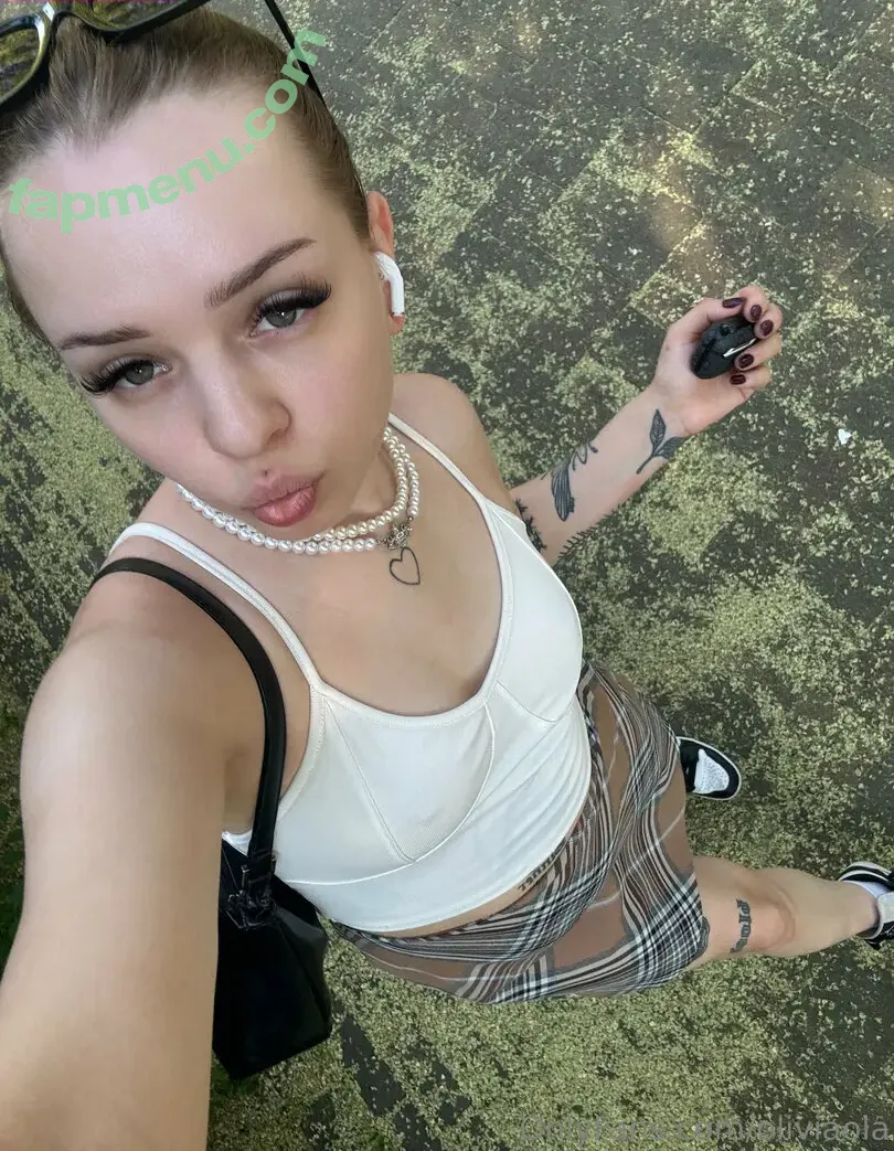 oliviaola nude photo #0016 (oliviaola)