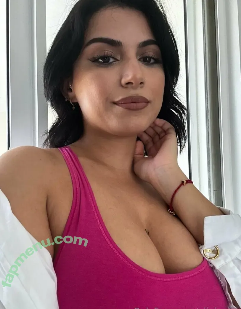 oliviapeachyy nude photo #0021 (oliviapeachart)