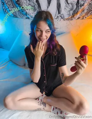 oliviavixon / livnixon nude photo #0020