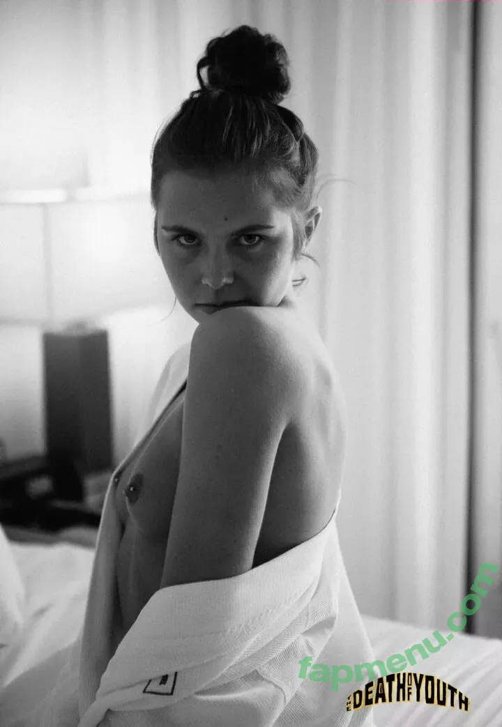 Oliwia Pawelczak nude photo #0072 (oliwiaorwhatever)
