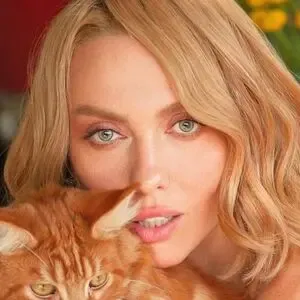 Olya Polyakova / PolyakovaMusic nude photo #0002