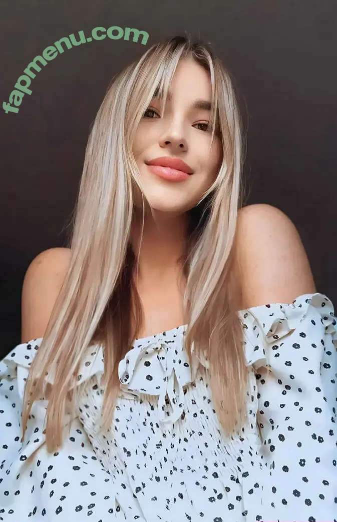 olyakoss nude photo #0004 (olyakoss)