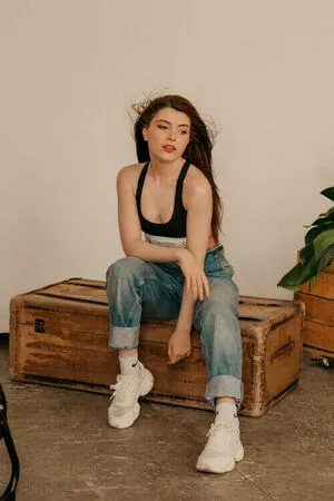 Olyashaa / deepfake / olyashaa_official / olyashaasaxon nude photo #0369