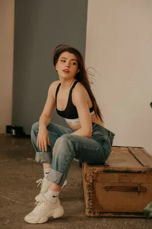 Olyashaa / deepfake / olyashaa_official / olyashaasaxon nude photo #0384