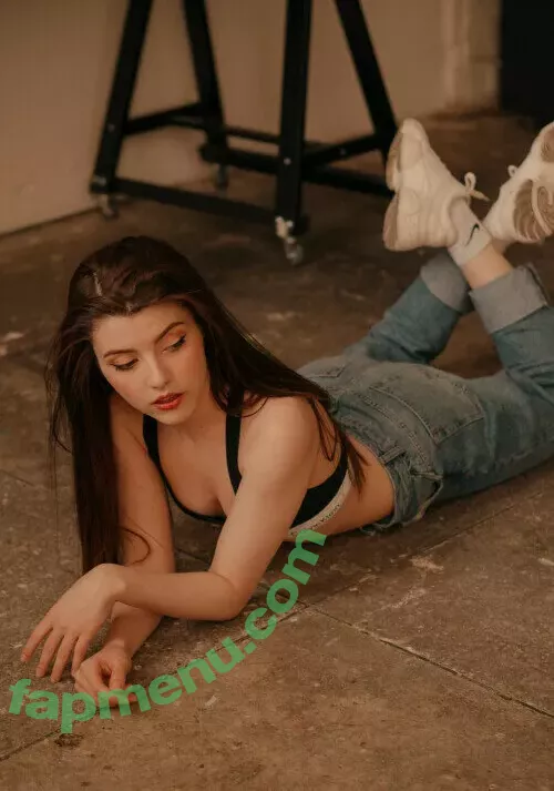 Olyashaa nude photo #0386 (deepfake / olyashaa_official / olyashaasaxon)