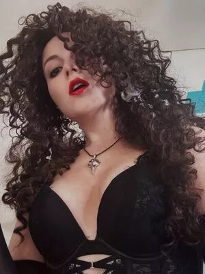 Olyashaa / deepfake / olyashaa_official / olyashaasaxon nude photo #1554