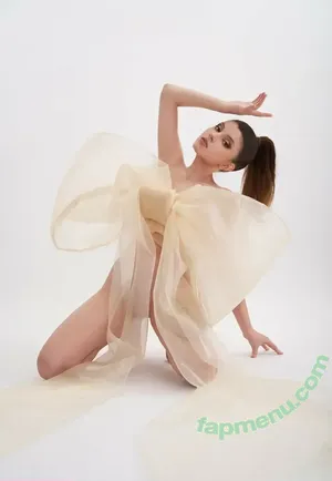 Olyashaa / deepfake / olyashaasaxon nude photo #2120