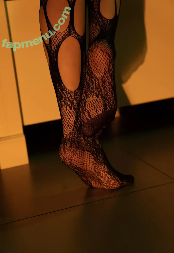 Olyashaa nude photo #2007 (deepfake / olyashaasaxon)