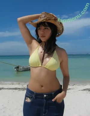 Om4ly nude photo #0418