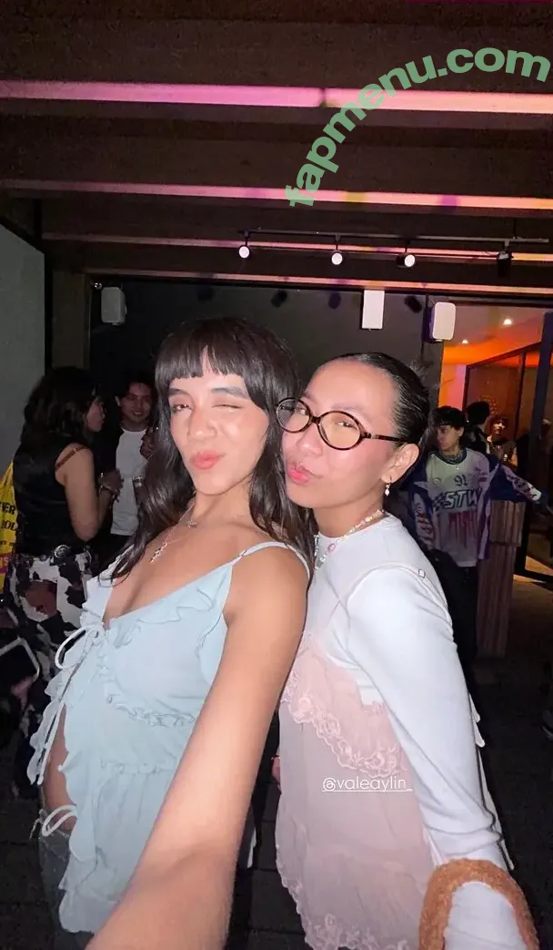 Om4ly nude photo #0098 (Om4ly)