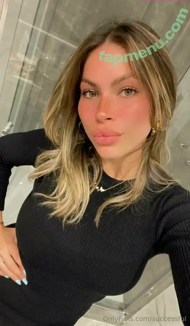 omalia nude photo #0005 (mollyomalia)