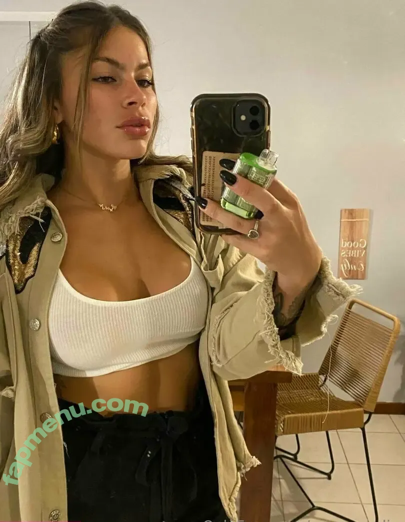 omalia nude photo #0011 (mollyomalia)