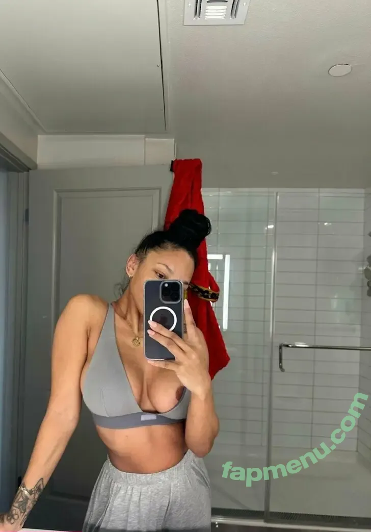 omgitsqueen nude photo #0015 (omg.its.queen)