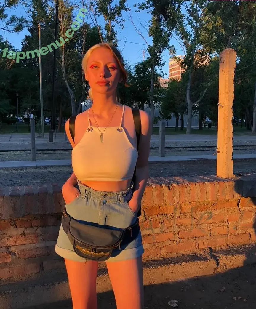 Ona Cimolai nude photo #0048 (onacimolai)