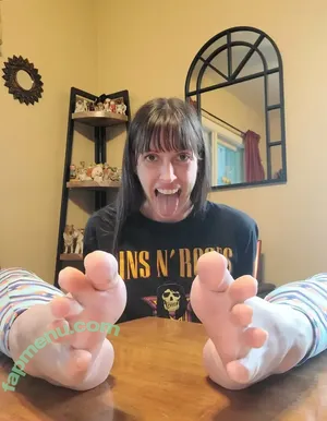 one.lonely.foot / stank_foot nude photo #0084
