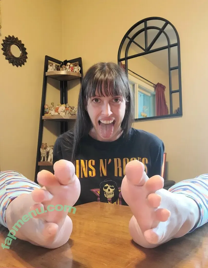one.lonely.foot nude photo #0084 (stank_foot)