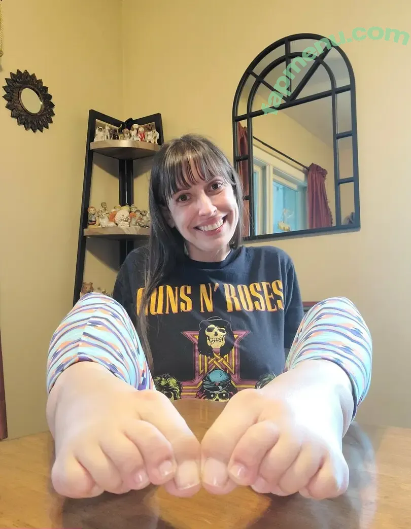 one.lonely.foot nude photo #0085 (stank_foot)